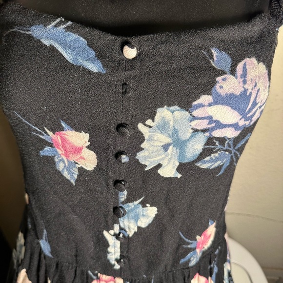 143. Floral short sleeve Jumpsuit/romper - Picture 6 of 8